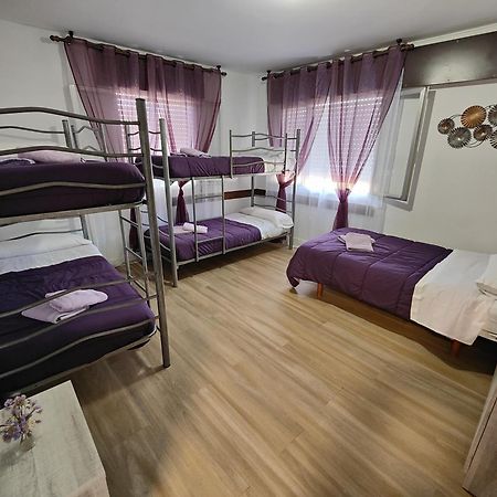 Albergue Vintecatro Caldas De Reis Esterno foto