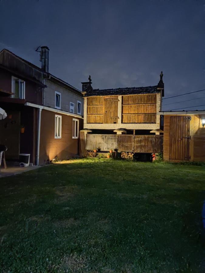 Albergue Vintecatro Caldas De Reis Esterno foto