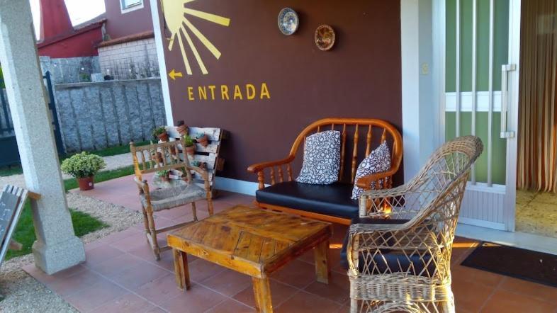 Albergue Vintecatro Caldas De Reis Esterno foto