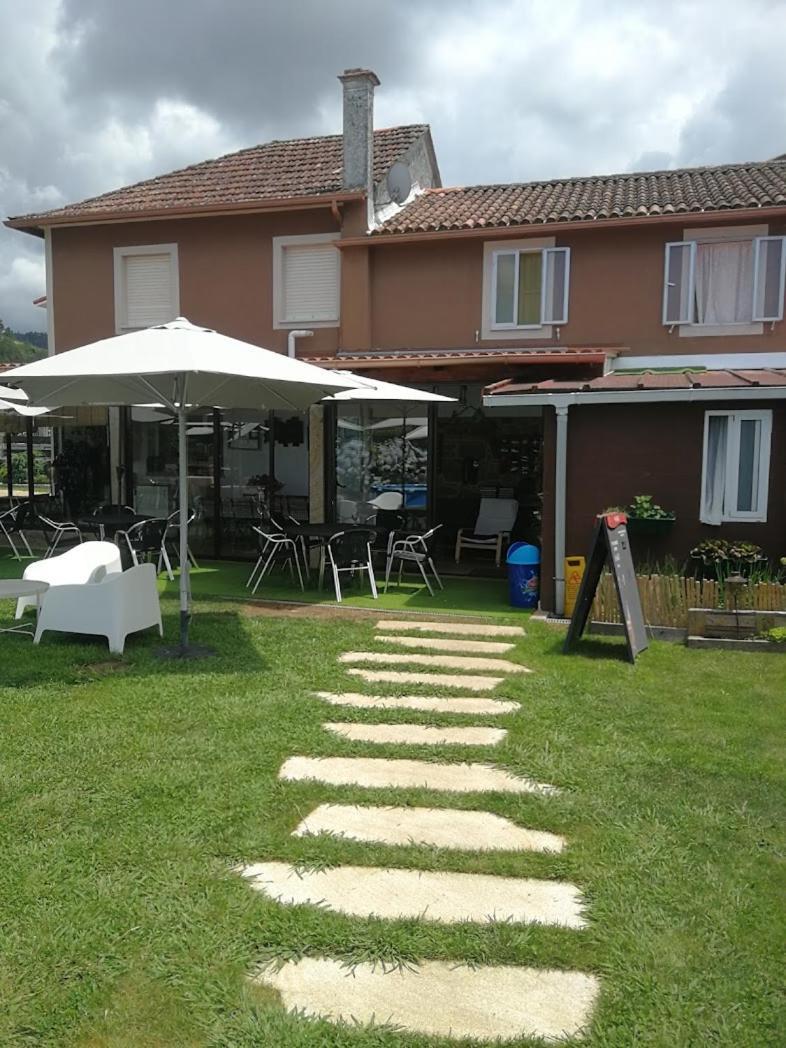 Albergue Vintecatro Caldas De Reis Esterno foto