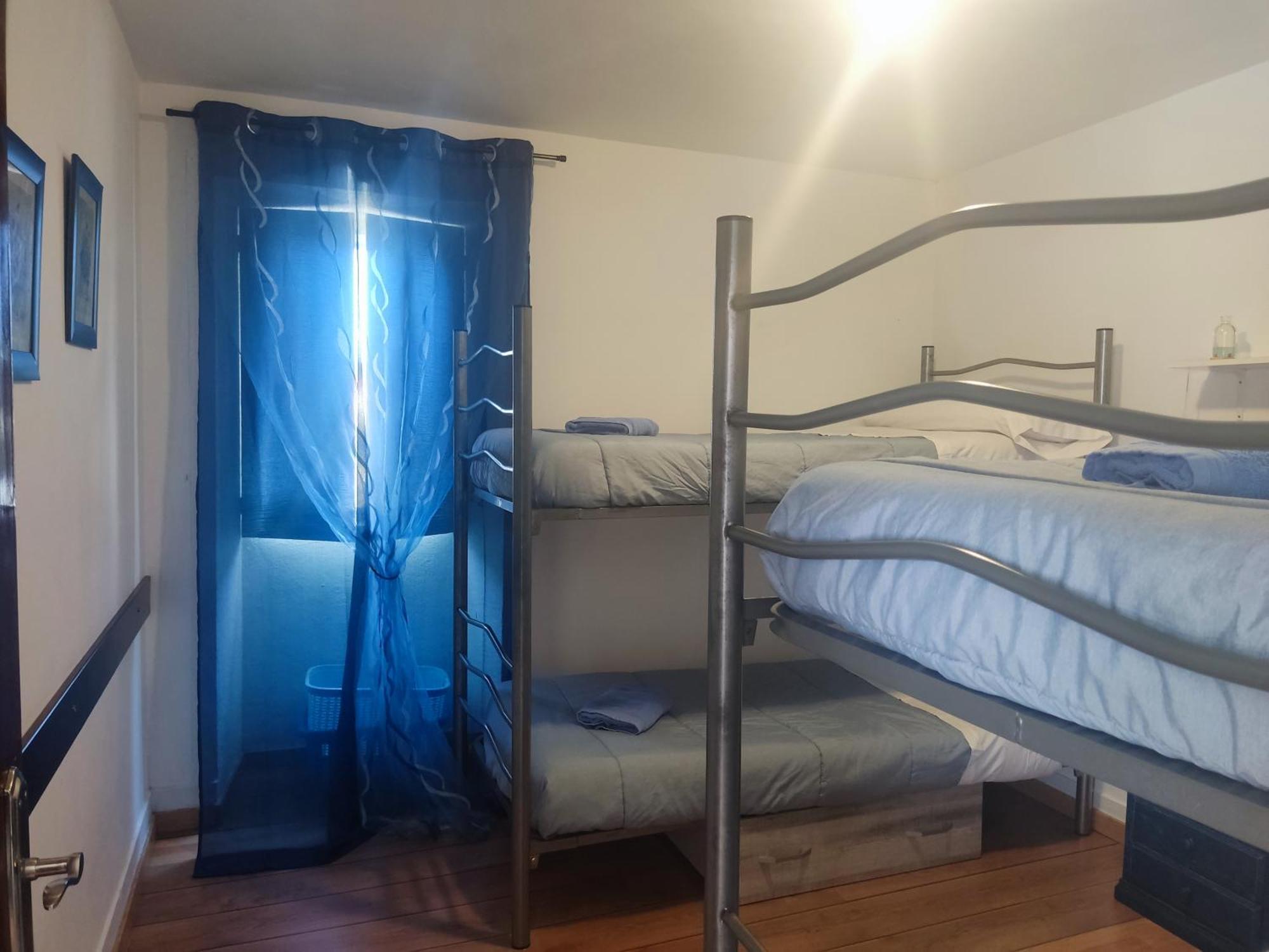 Albergue Vintecatro Caldas De Reis Esterno foto