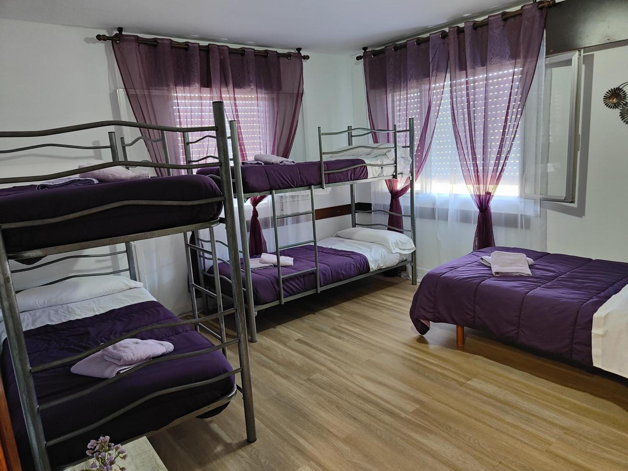 Albergue Vintecatro Caldas De Reis Esterno foto