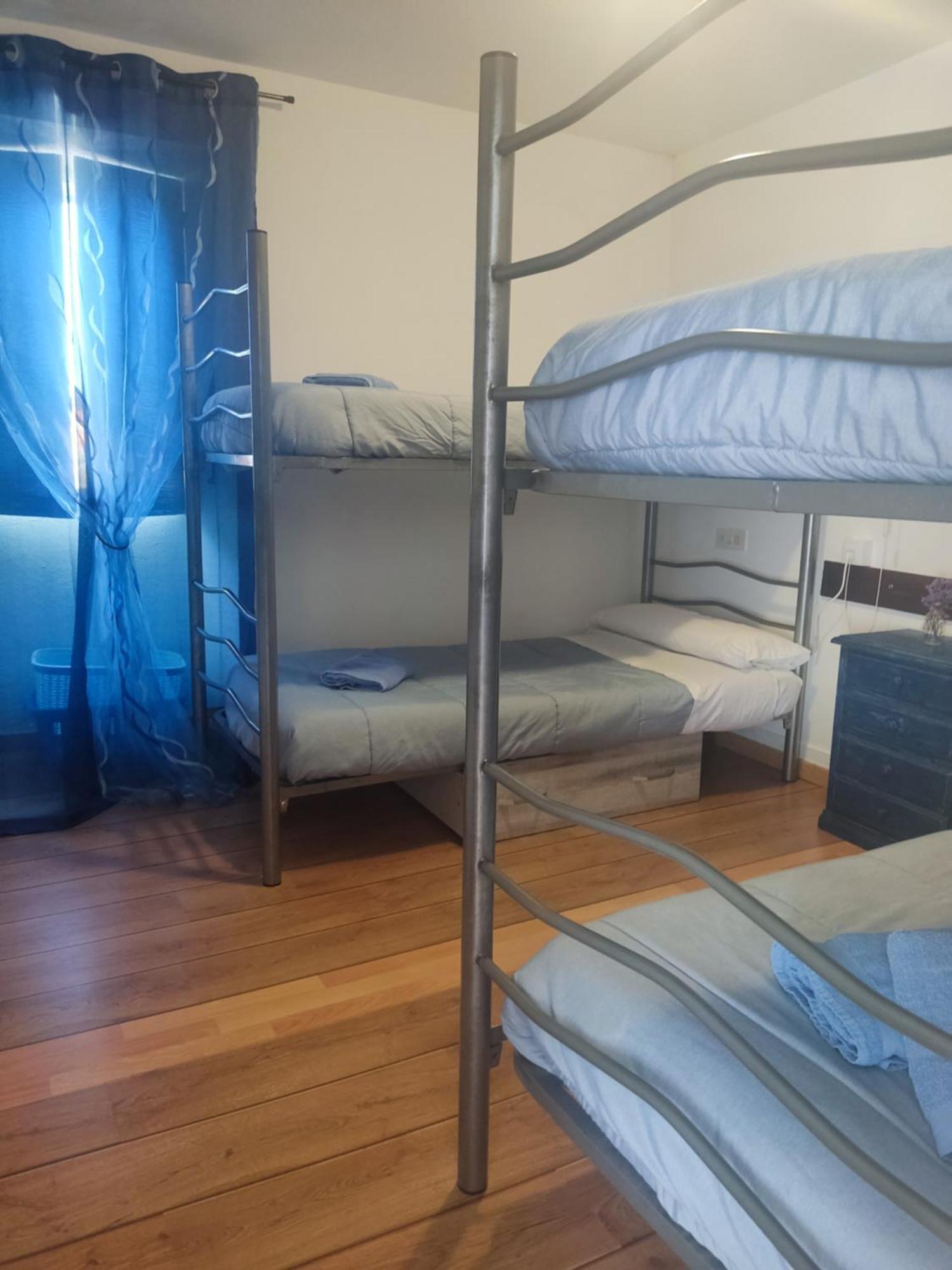 Albergue Vintecatro Caldas De Reis Esterno foto