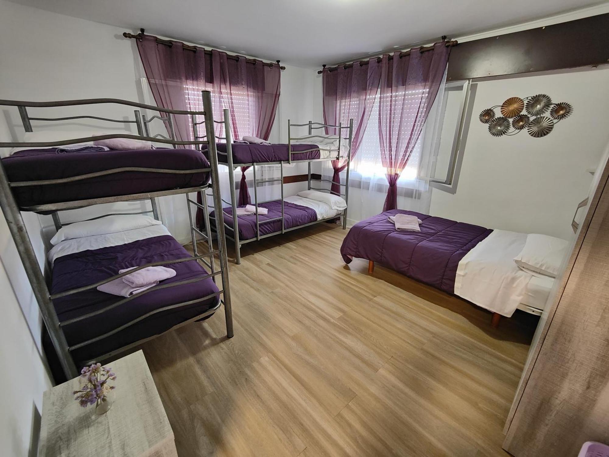 Albergue Vintecatro Caldas De Reis Esterno foto