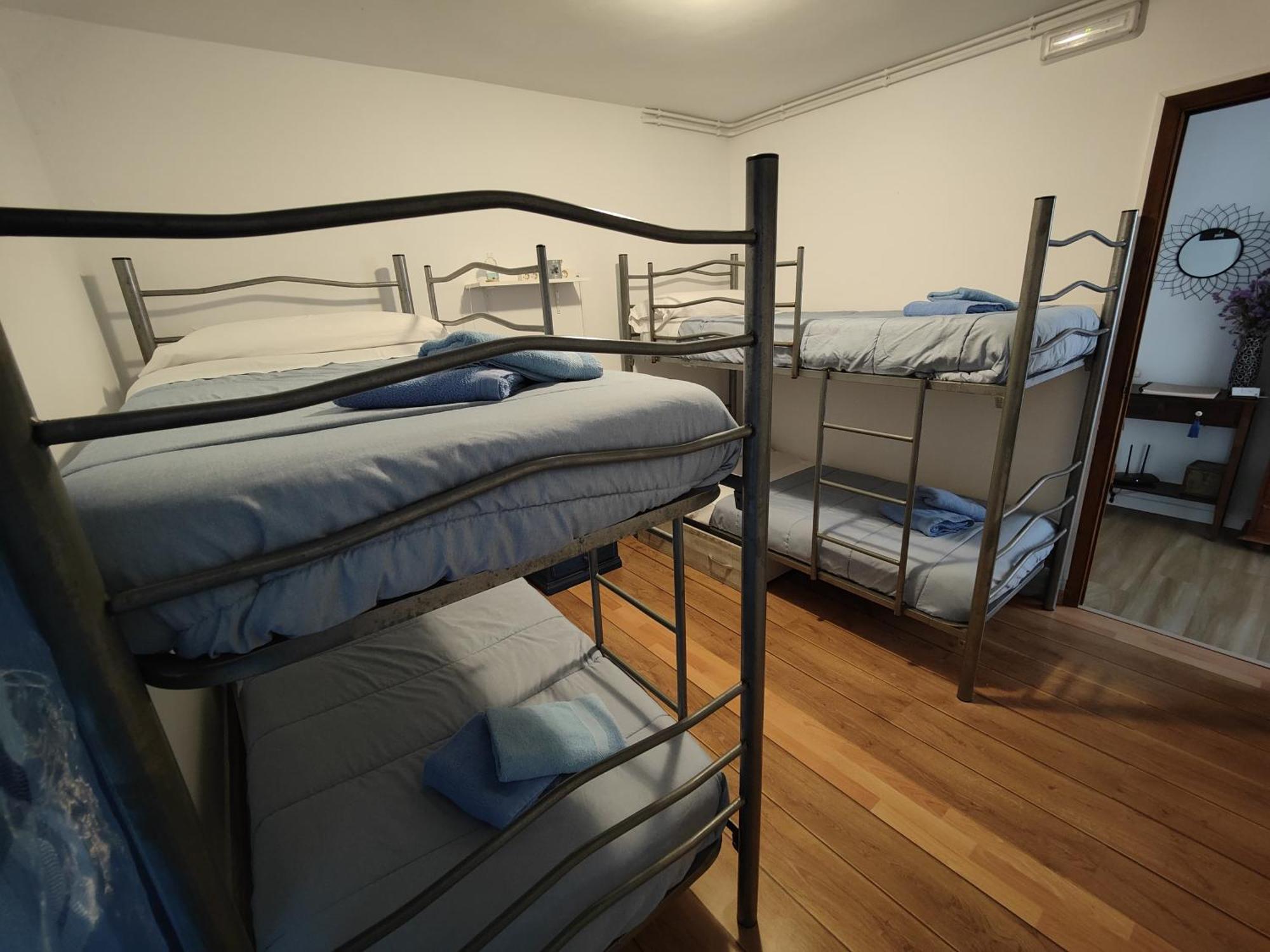 Albergue Vintecatro Caldas De Reis Esterno foto